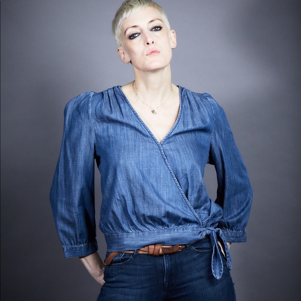 Madewell Chambray tie front top💙